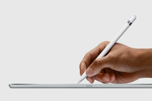 تیم کوک به احتمال عرضه Apple Pencil برای آیفون اشاره می کند