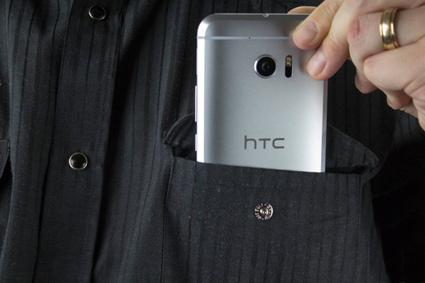 HTC Bolt را با سیستم عامل اندروید نوقا بخرید