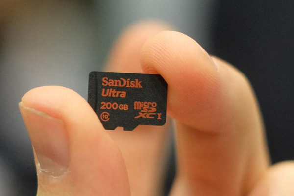 سقوط کارت حافظه ۲۰۰ گیگابایتی microSD به پایین‌ترین قیمت