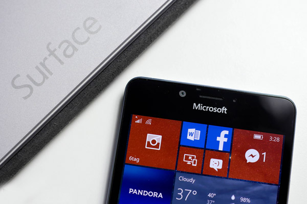 گوشی Surface مایکروسافت همین ماه عرضه می‌شود؟