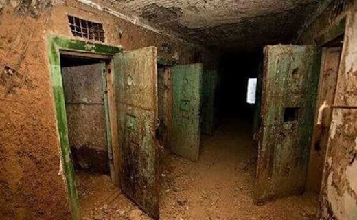 کشف وحشتناک ترین زندان زیر زمینی داعش (+عکس)