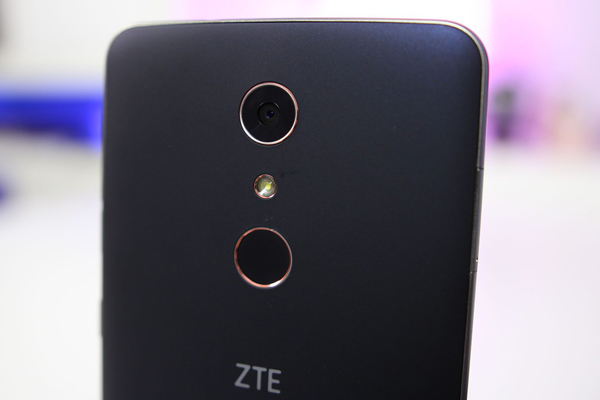 کاربران جهانی برای گوشی جدید ZTE اسم بگذارند