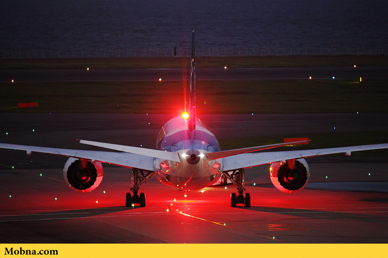 چراغ‌های روی بدنه هواپیما چه کاربردی دارند؟ (+عکس)