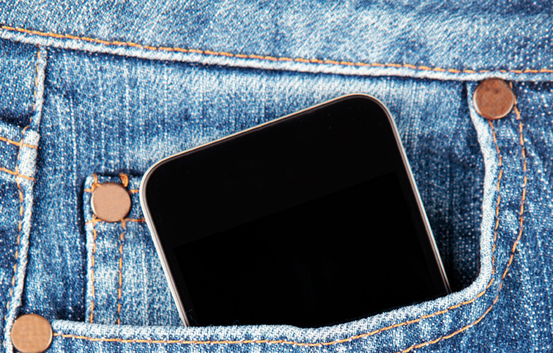 جیب ششم شلوار،‌ راه‌حل کاربردی صاحبان گوشی‌های بزرگ‌ (عکس)