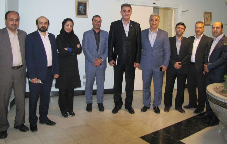 بازدید و دیدار صمیمانه مدیر عامل هلدینگ داده ورزی سداد از شعبه مستقل حافظ بانک ملی ایران
