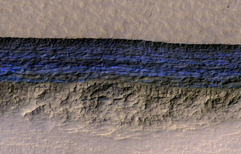 کشف صخره‌های یخی بزرگ روی سطح مریخ