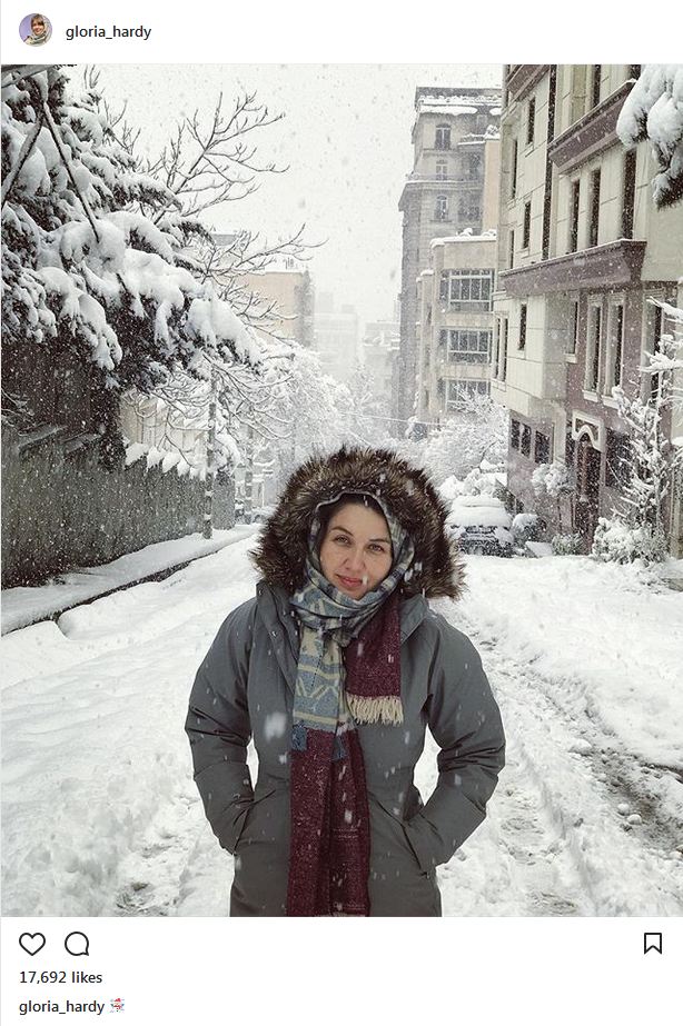 پوشش زمستانه گلوریا هاردی در هوای برفی (عکس)