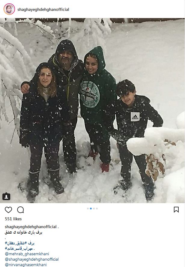 برف بازی مهراب قاسمخانی به همراه همسر و دختر و پسرش (عکس)