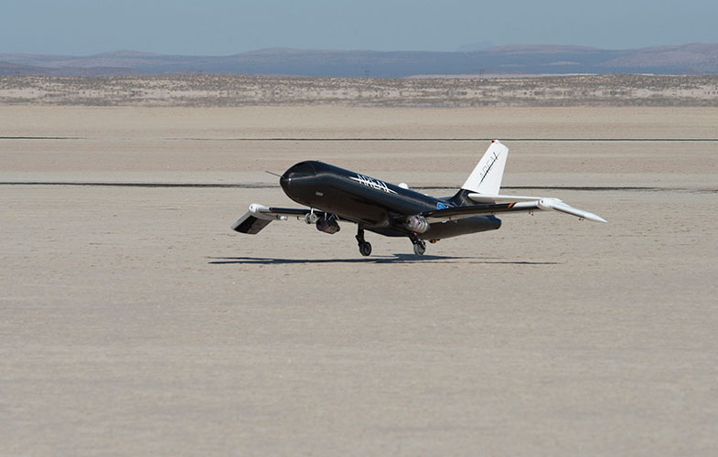ناسا هواپیمایی با بال‌های تاشو آزمایش می‌کند (+فیلم و عکس)