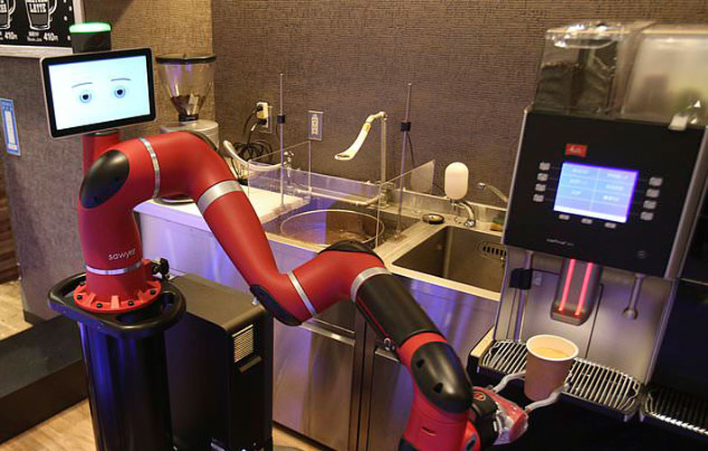 افتتاح نخستین کافی شاپ روباتی در ژاپن (+فیلم و عکس)