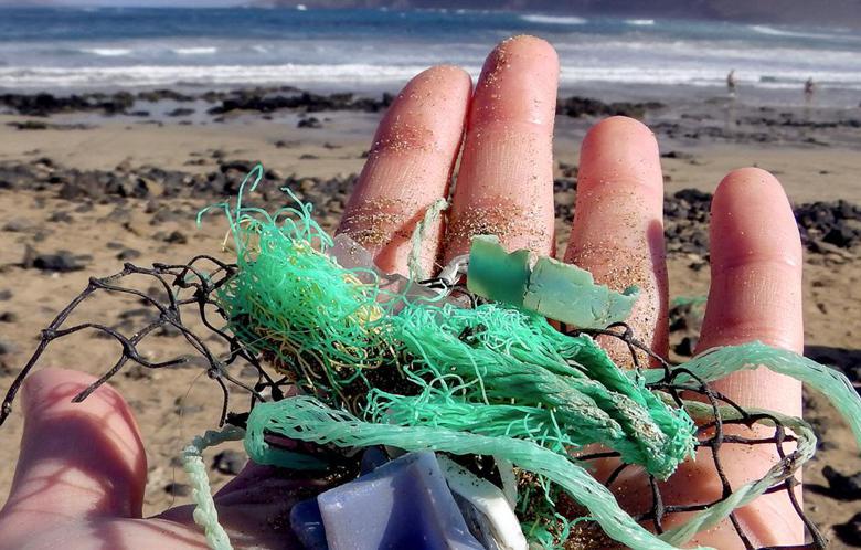 سیلاب انگلستان ۴۳ میلیارد قطعه پلاستیکی وارد دریاها کرد