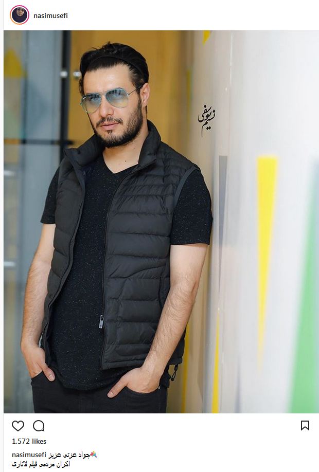 تیپ و ظاهر جواد عزتی در اکران مردمی فیلم لاتاری (عکس)