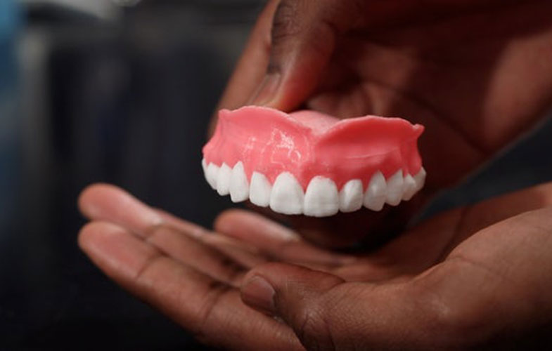 ساخت دندان مصنوعی که از عفونت دهان جلوگیری می‌کند (+ویدئو)