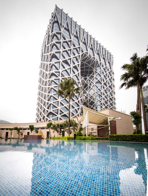 رونمایی از هتل عجیب و غریب چینی با معماری زاها حدید (+تصاویر)