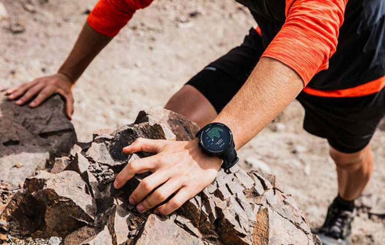 ساعت مجهز به GPS و باتری هوشمند برای ورزشکاران‌ (+فیلم و عکس)