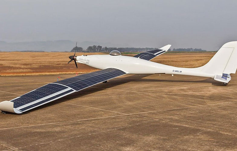 پرواز موفق هواپیمای خورشیدی خودران (+عکس)