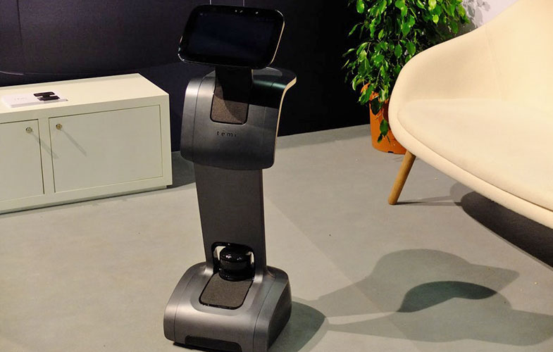 ربات شخصی که کاربر را تعقیب می‌کند و تماس ویدئویی می‌گیرد! (+فیلم و عکس)
