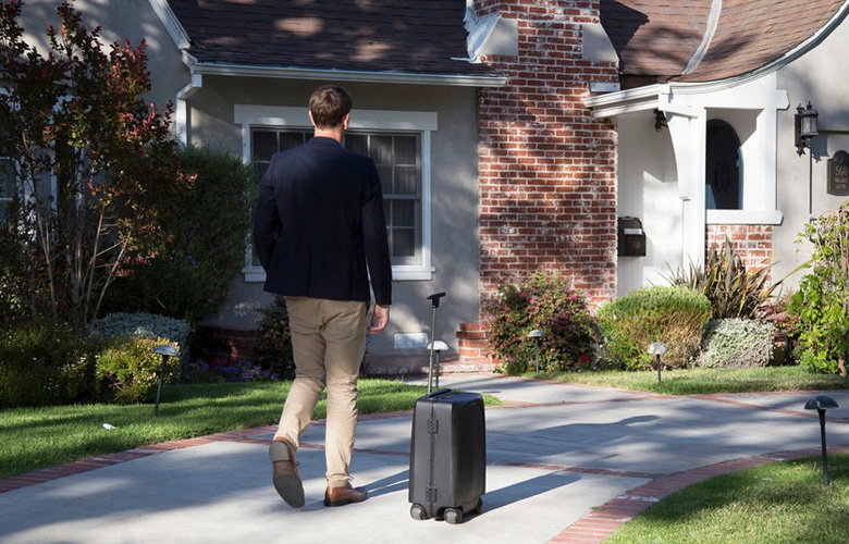 این چمدان هوشمند به دنبال صاحب خود حرکت می‌کند (+عکس)