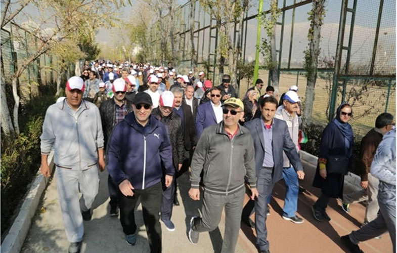قدردانی مدیرعامل شرکت مخابرات ایران از حضور گسترده همکاران در پیاده روی خانوادگی