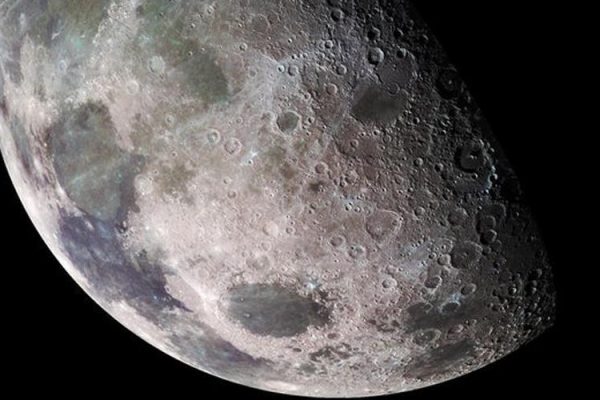 حراج تنها سنگ‌های قابل فروش کره ماه روی زمین! (+عکس)