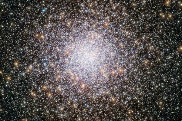 ستاره‌ها در کائنات چه حجمی از نور تولید می‌کنند؟