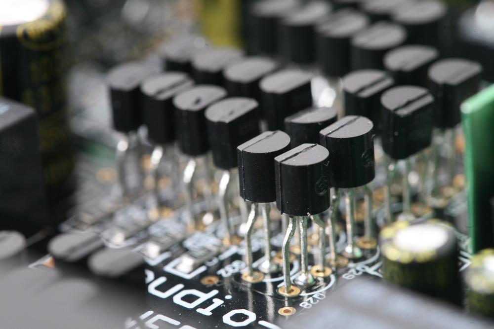 ساخت کوچک‌ترین ترانزیستور جهان به اندازه 2.5 نانومتر (+عکس)