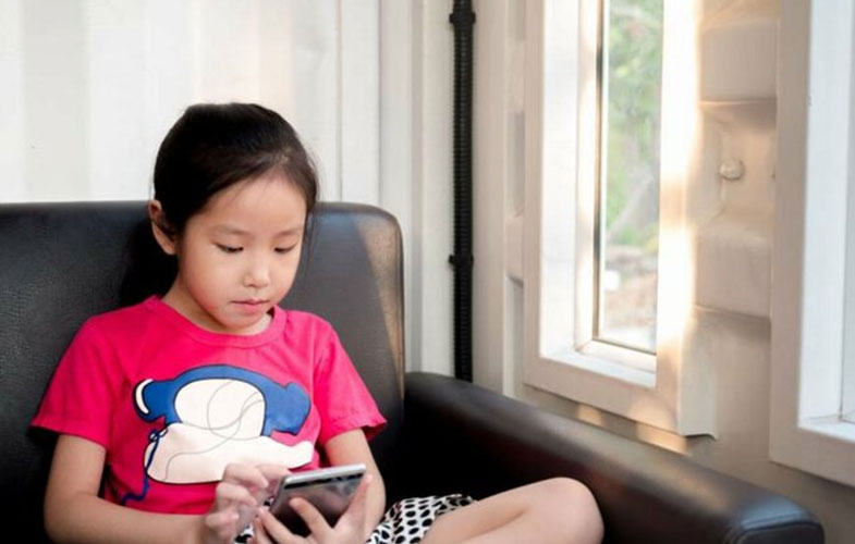 تلفن همراه عامل وخامت بینایی کودکان ژاپنی