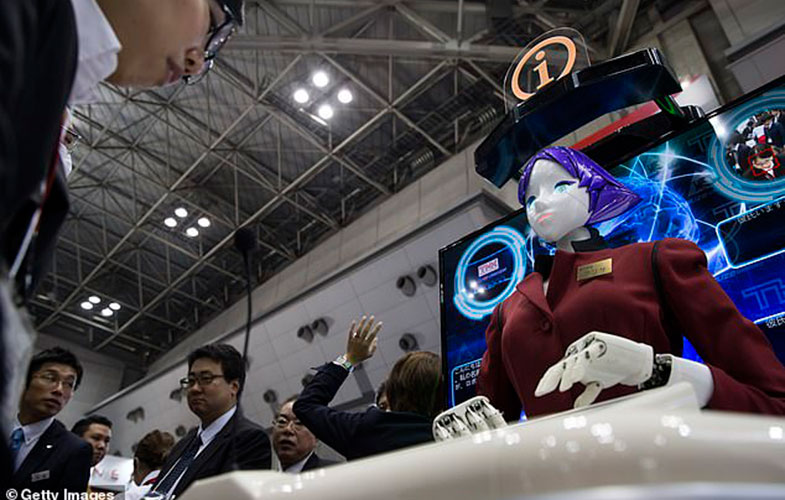ربات‌های سخنگو در متروی ژاپن نصب شدند (+فیلم و عکس)