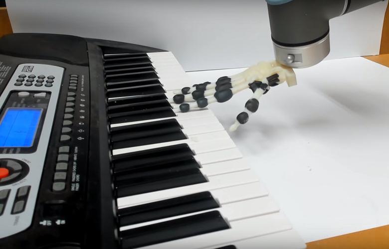 نخستین دست روباتیک ساخته شده با چاپگر سه بعدی که پیانو می‌زند (+عکس و فیلم)