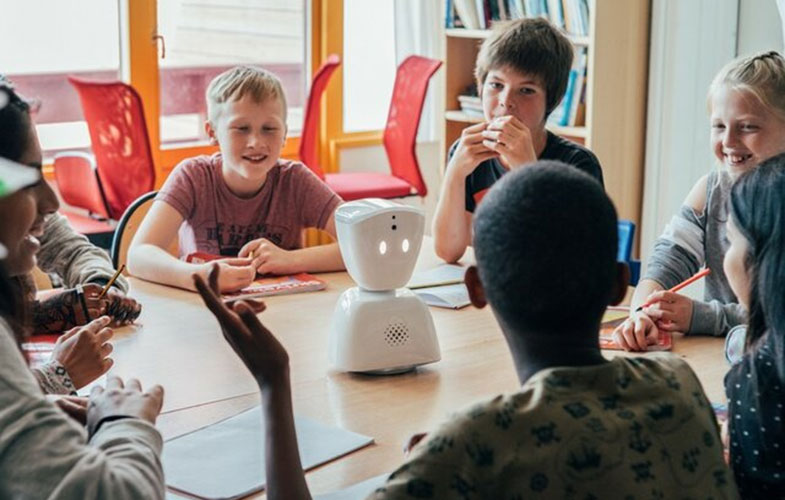 ابداع رباتی که به جای دانش آموز غایب به مدرسه می‌رود! (+عکس)