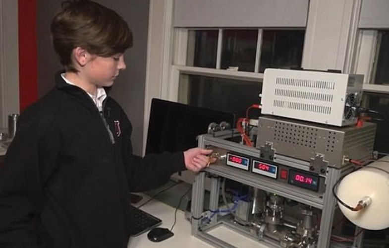 یک نوجوان ۱۴ ساله راکتور هسته ای ساخت! (+عکس)