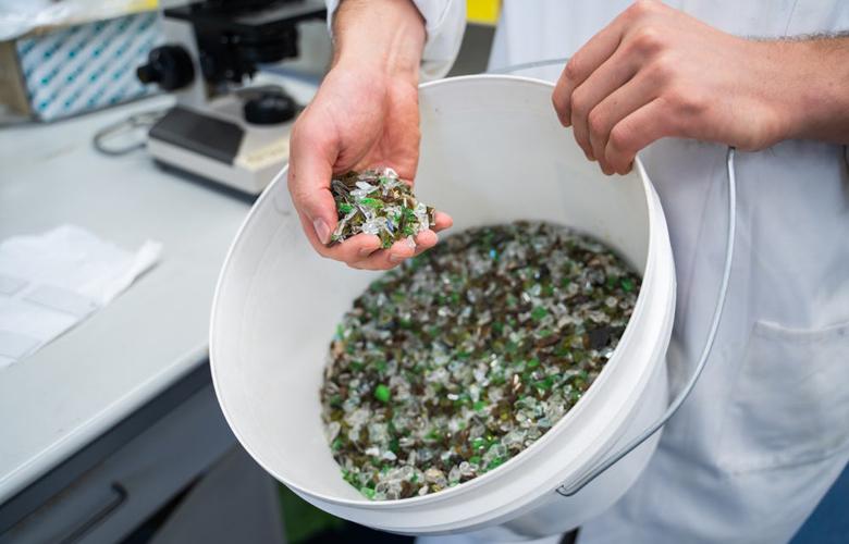 روش جدید برای تبدیل شیشه‌های بازیافتی به خمیرداندان (+عکس)