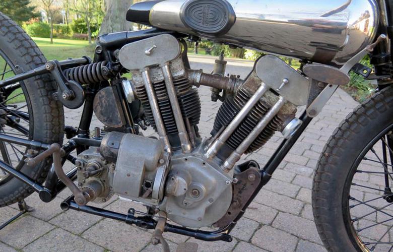 رکورد حراج گران‌ترین موتور سیکلت تاریخ به قیمت 560 هزار دلار (+عکس)