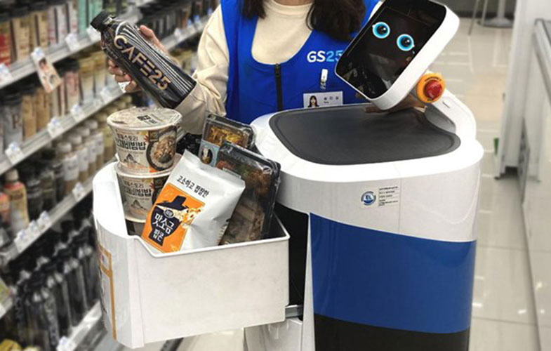 رباتی که خریدها را از فروشگاه تا درب منزل حمل می کند