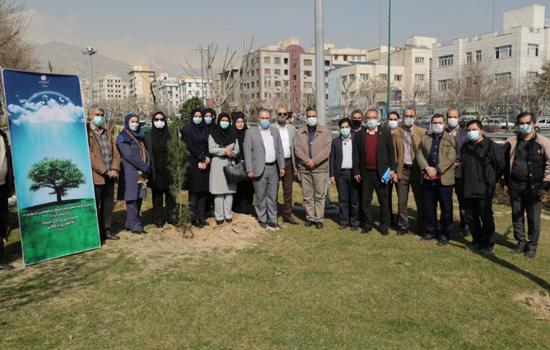 مراسم گرامیداشت روز درختکاری و یادبود درگذشتگان بیماری کرونا در شرکت مخابرات ایران برگزار شد