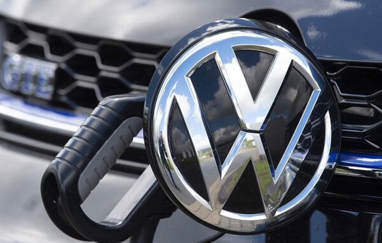 فولکس واگن تا ۲۰۳۵ فروش خودروی بنزینی را متوقف می کند
