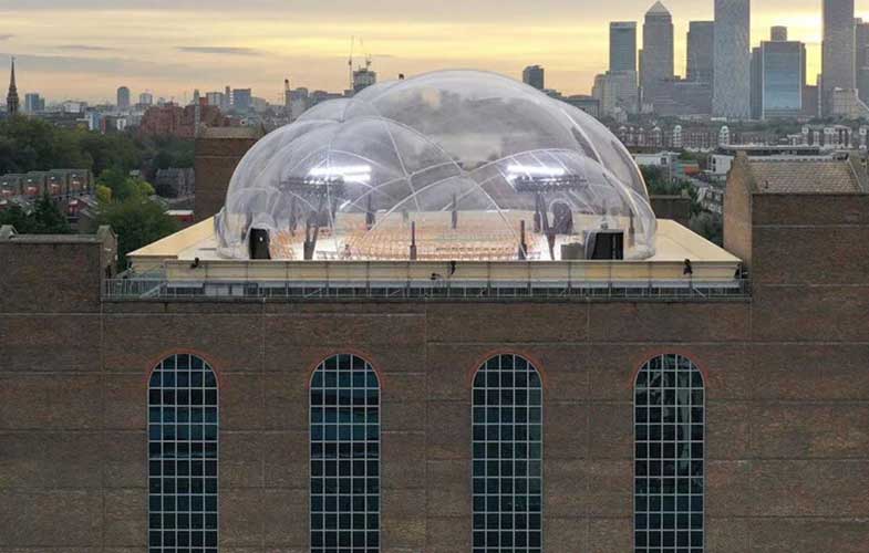 ساخت گنبد ابری برای نمایش الکساندر مک‌کوئین در شرق لندن (+عکس)