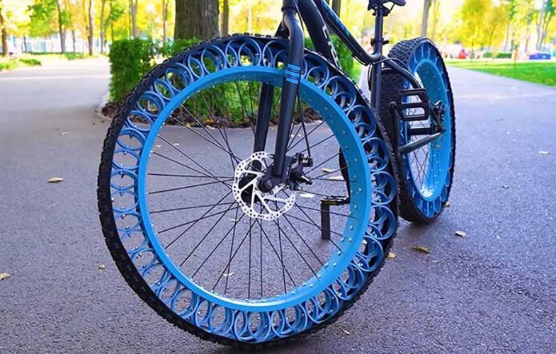 لاستیک دوچرخه با استفاده از لوله‌های PVC و پیچ و مهره! (+عکس)