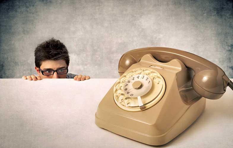 چرا بسیاری از ما به «استرس تلفنی» دچار هستیم؟