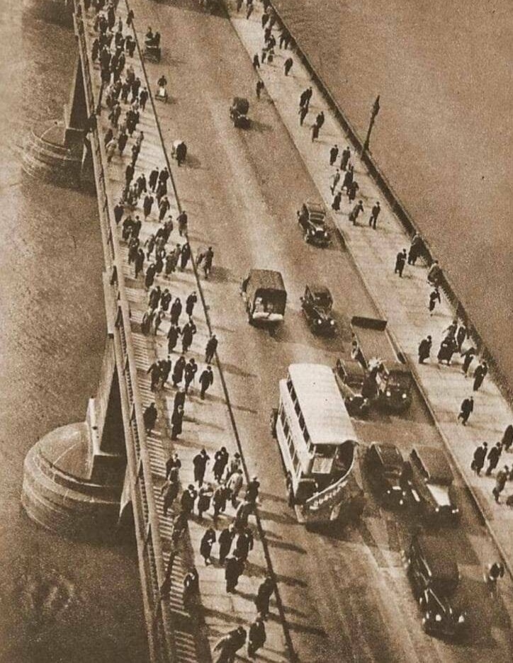 پل معروف لندن در 1910(عکس)
