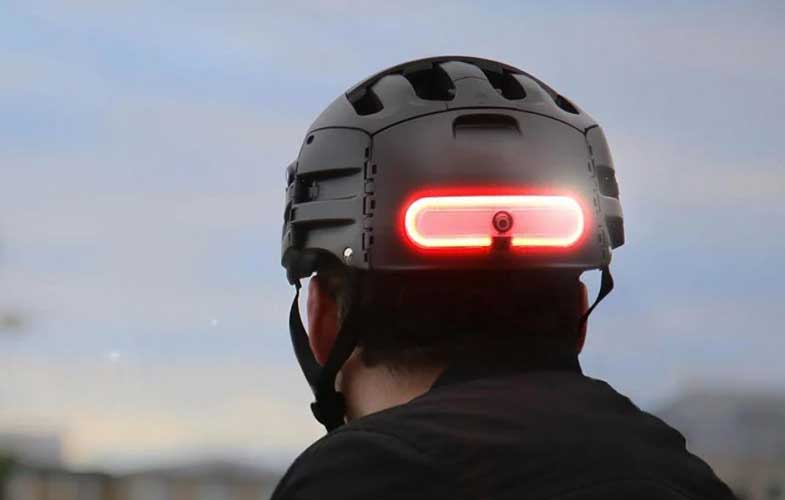 چراغ کلاه هوشمند دوچرخه سواران (+فیلم و عکس)