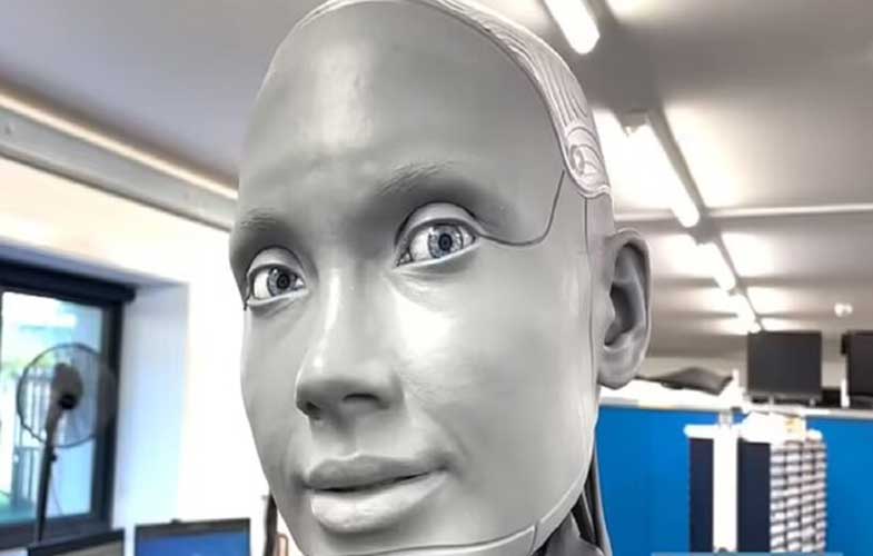 پیشرفت شگرف ربات «آمکا» در تقلید از حالات چهره انسان (+فیلم و عکس)