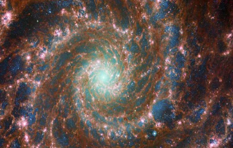 نگاه بی‌سابقه «جیمز وب» به قلب کهکشان مارپیچی فانتوم