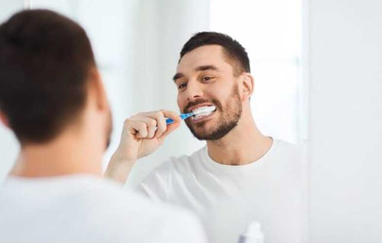 نقش مسواک زدن و استفاده از نخ دندان در جلوگیری از آلزایمر