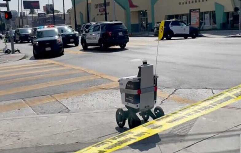 ورود یک ربات حمل غذا به صحنه جرم (+فیلم و عکس)