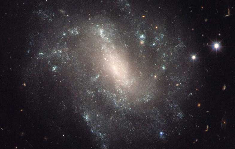 کهکشانی که می‌تواند به بررسی اندازه کیهان کمک کند