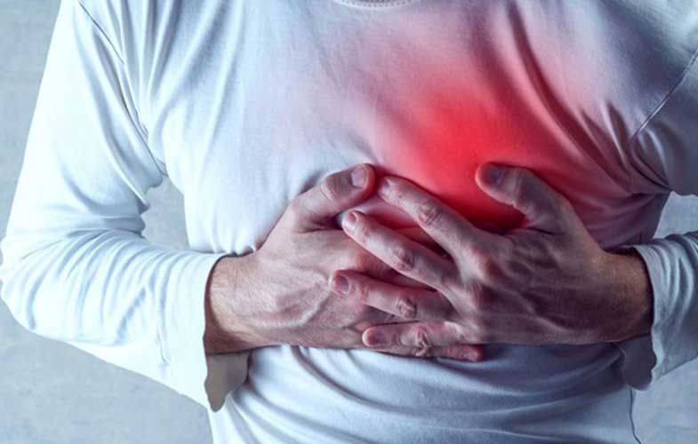 12 علامت قبل از بروز حمله قلبی در زنان