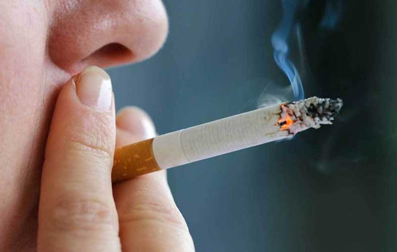 اثرات مصرف سیگار بر ریسک ابتلا به سرطان سینه