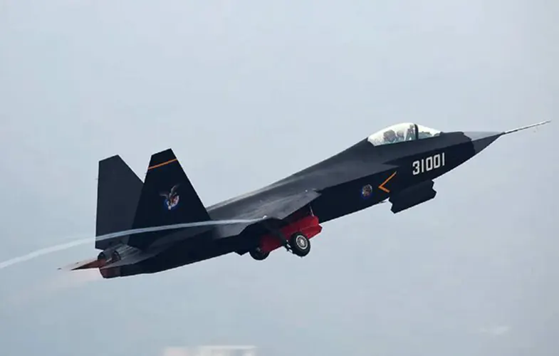 چین با پرینتر سه بعدی هواپیمای جنگی می سازد!