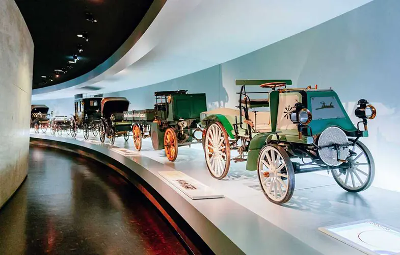 اولین «خودروی ون» مرسدس بنز؛ ستاره ای در موزه اشتوتگارت(+عکس)